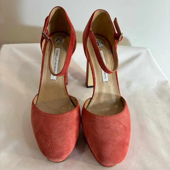 DIANE VON FURSTENBERG Sz 7.5B Suede Block Heel Platform Sandals Shoes Suede - Picture 2 of 10